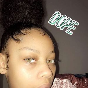 Meet your Posher, Kayla